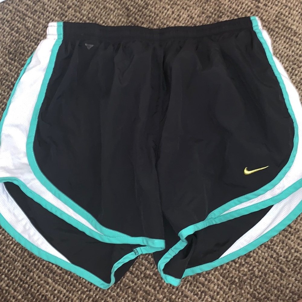 Nike fit dry shorts size medium